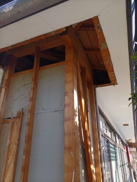 塩尻市で外壁から耐震補強。モルタルのひび割れと建物の歪みを同時に解決