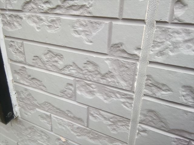 外壁塗装と目地カバー工法劣化症状