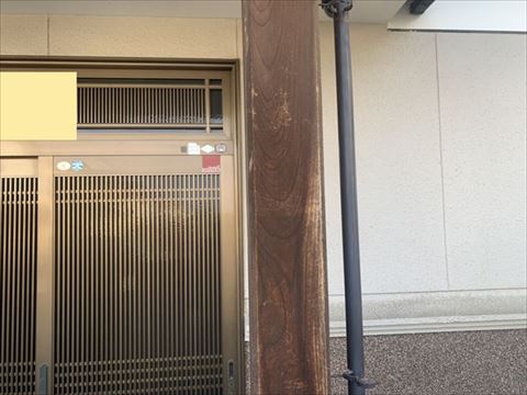松本市玄関柱塗装